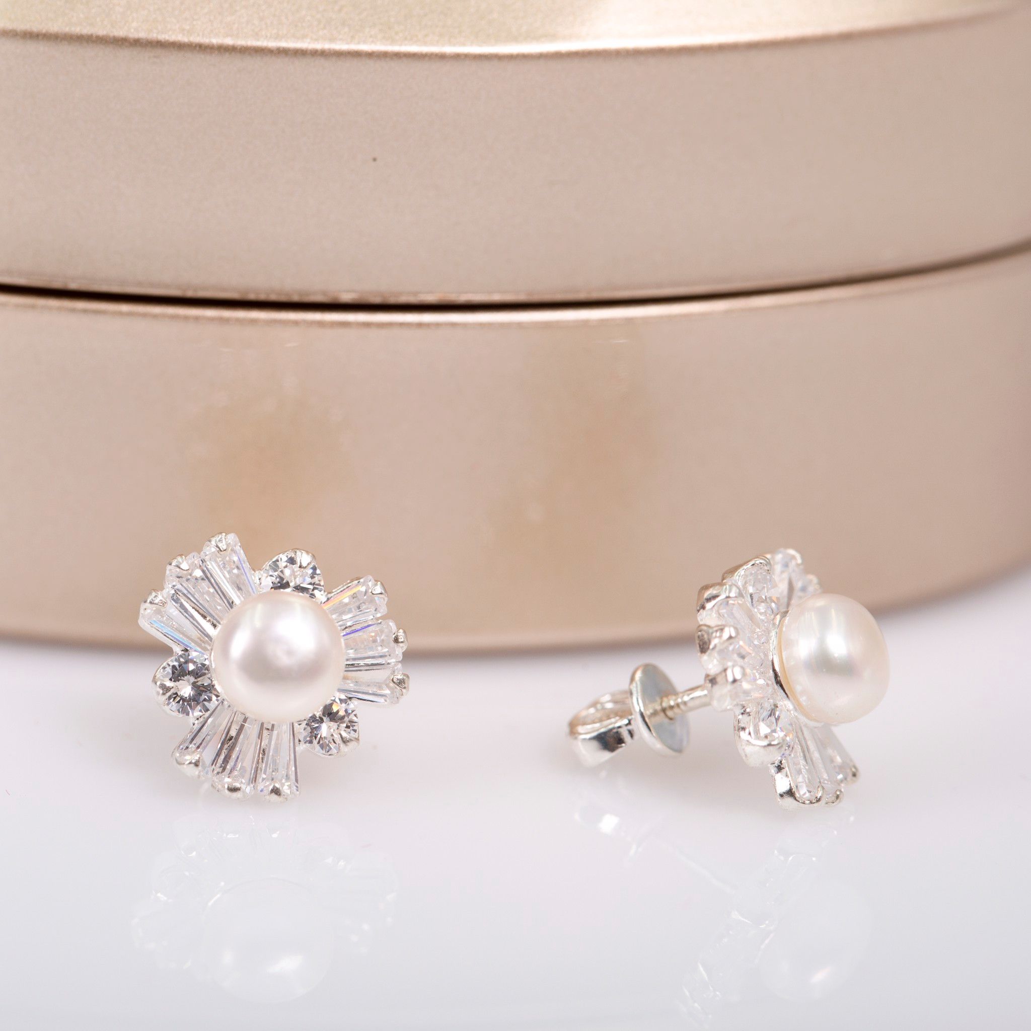 Hoa tai bạc đính ngọc trai OPAL