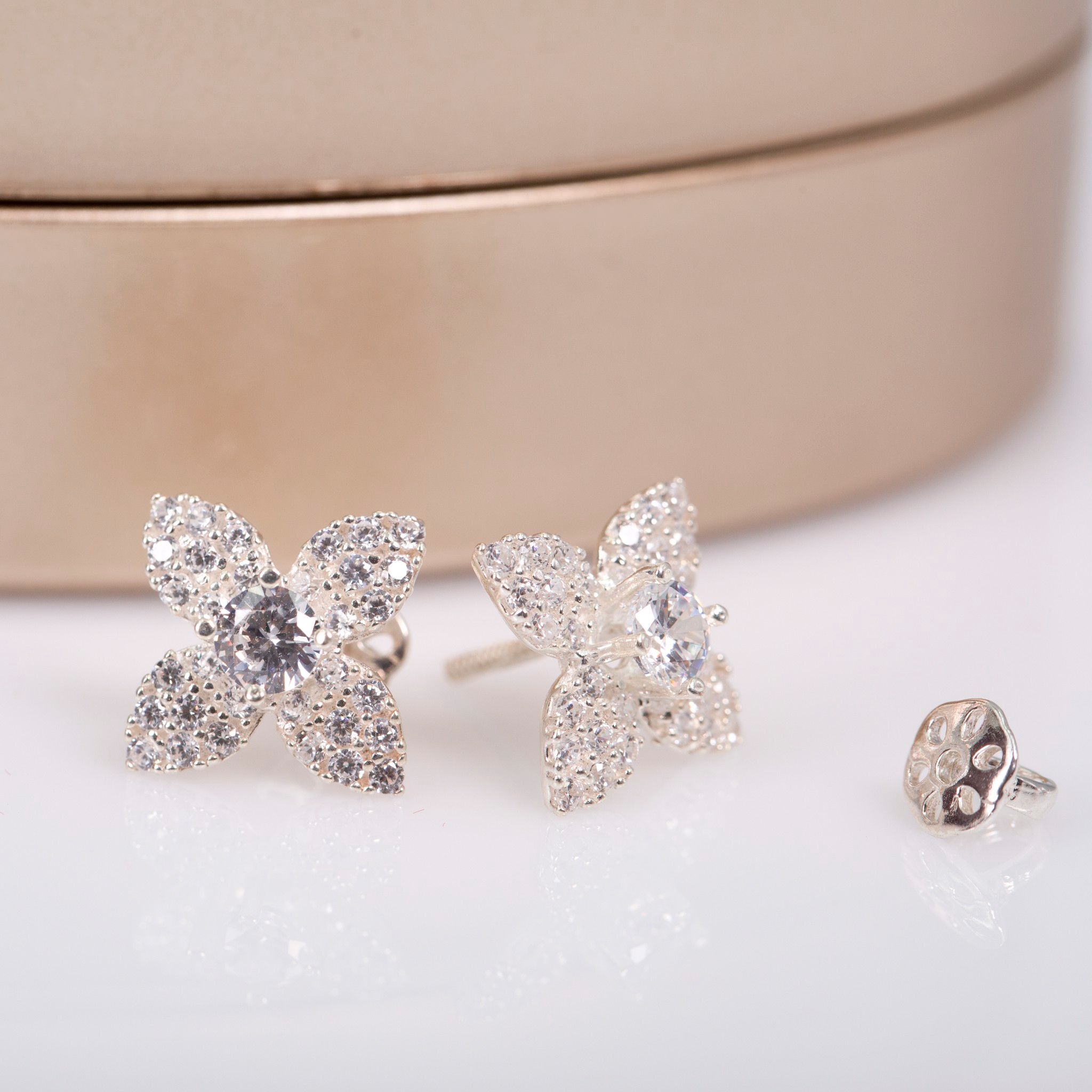 Hoa tai bạc đính đá Ross OPAL