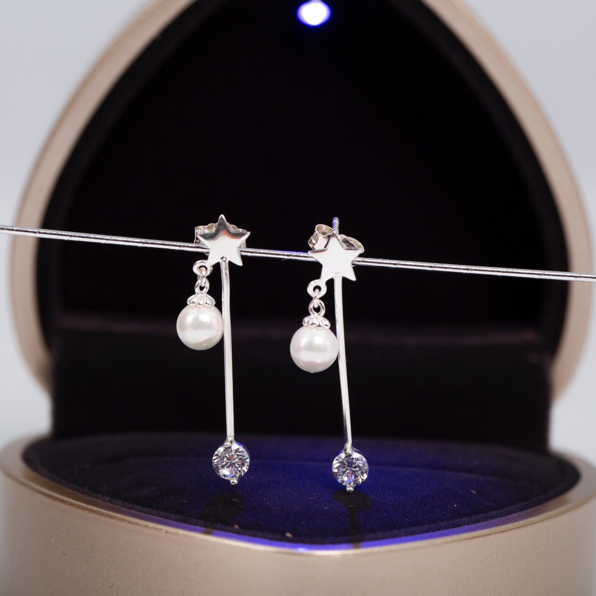 Hoa tai bạc đính ngọc trai OPAL