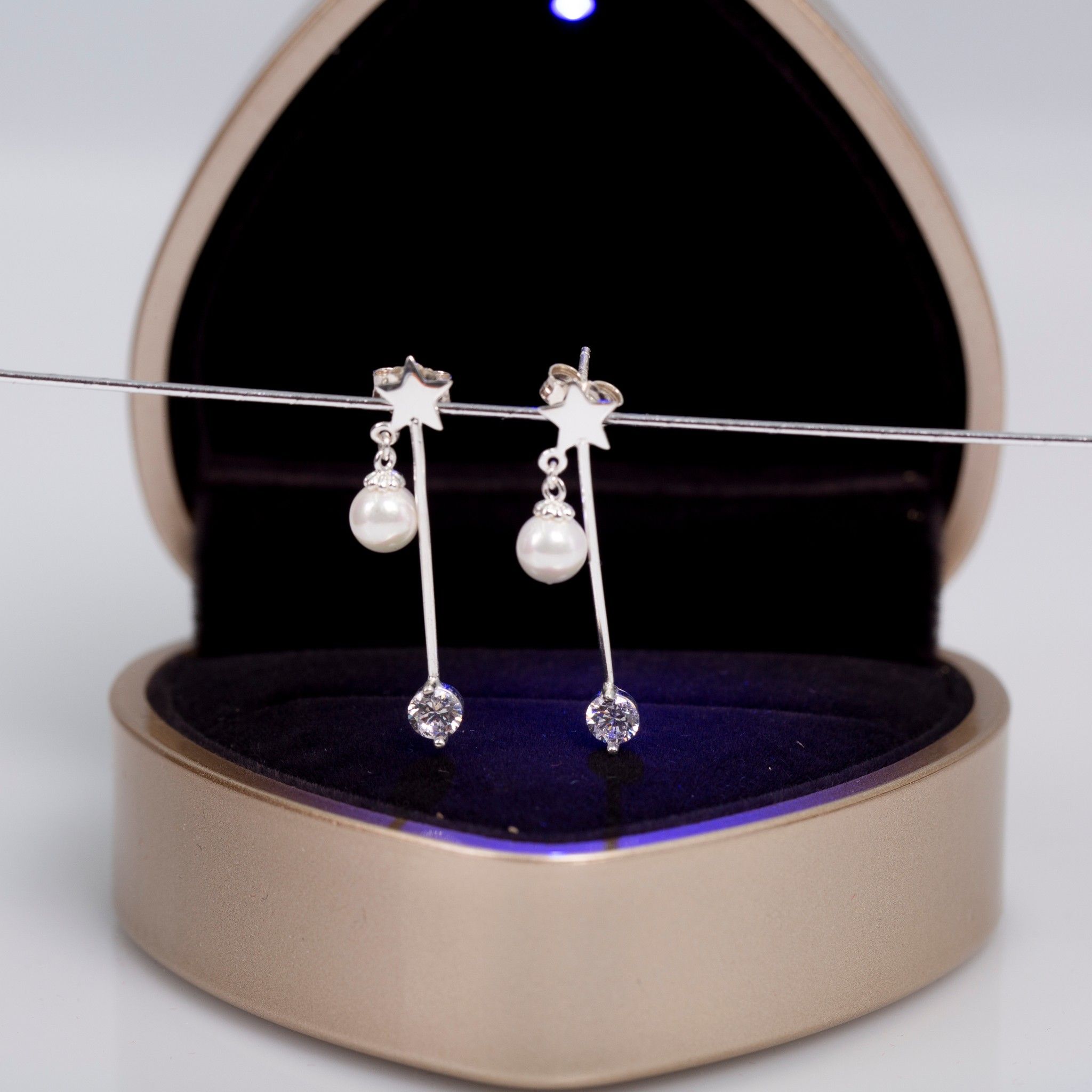 Hoa tai bạc đính ngọc trai OPAL