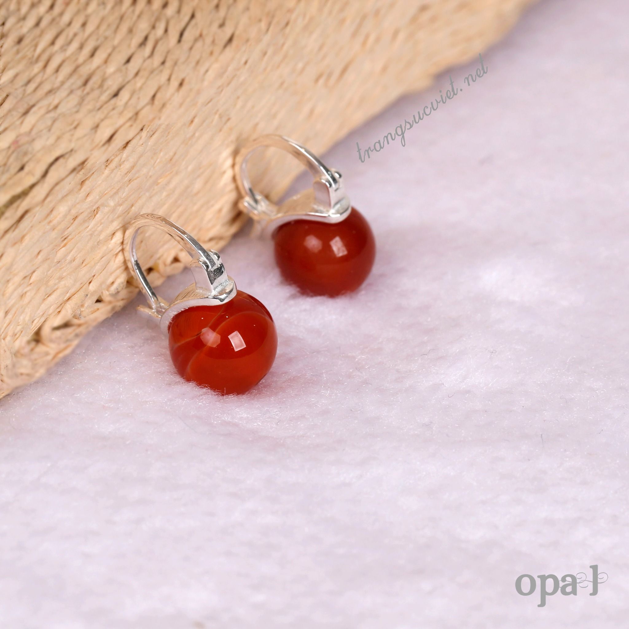 Hoa tai đính đá đỏ, dạng bấm