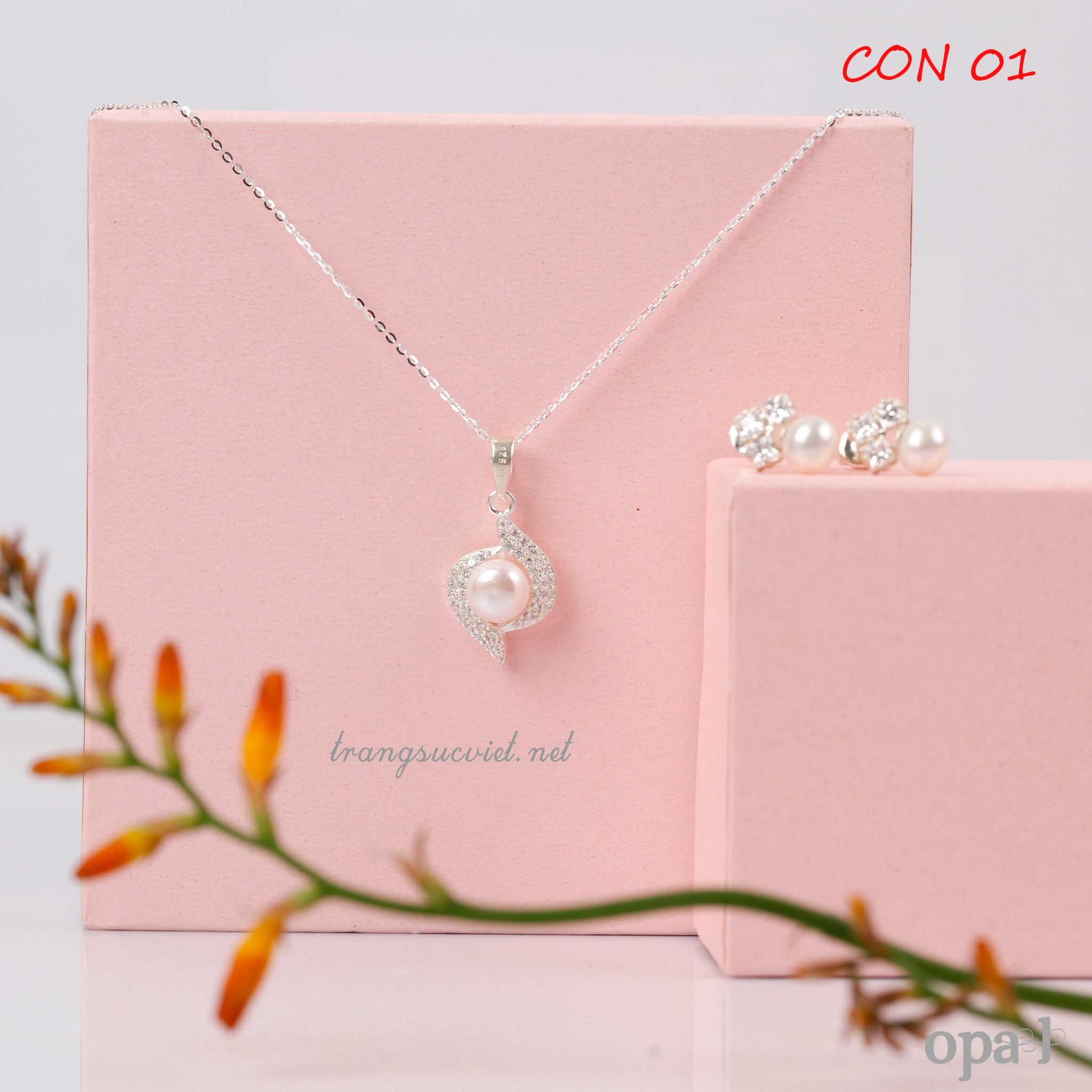 Bộ ngọc trai cho mẹ + ưu đãi bộ dây chuyền cho con