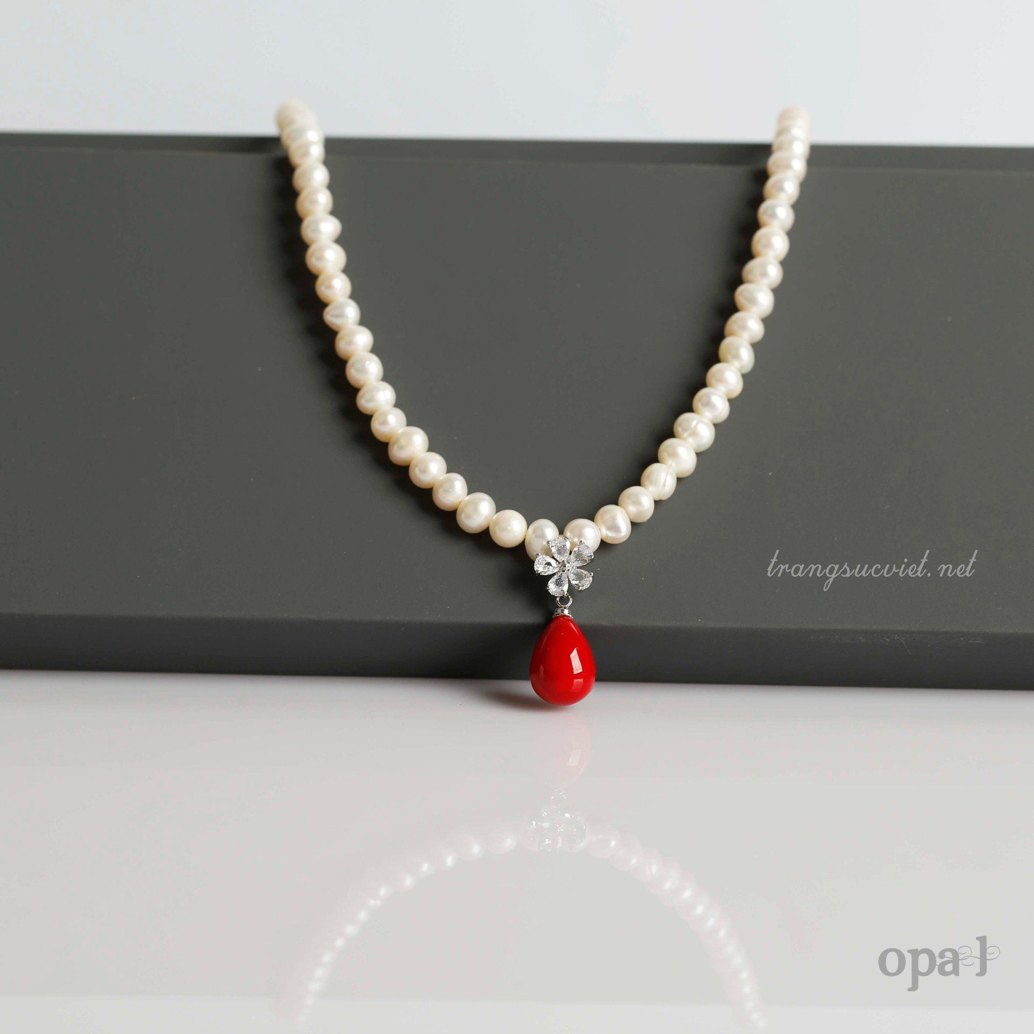 Choker ngọc trai 6 ly và mặt dây đá đỏ hình giọt nước