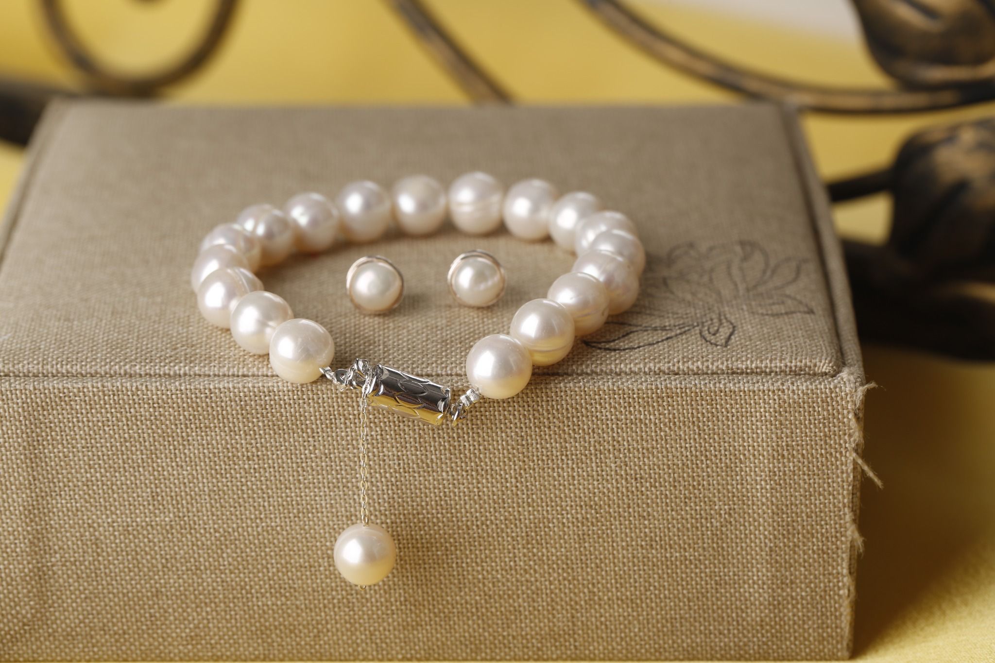 Set Vòng Tay & Bông Tai Ngọc Trai Opal - SBE12211
