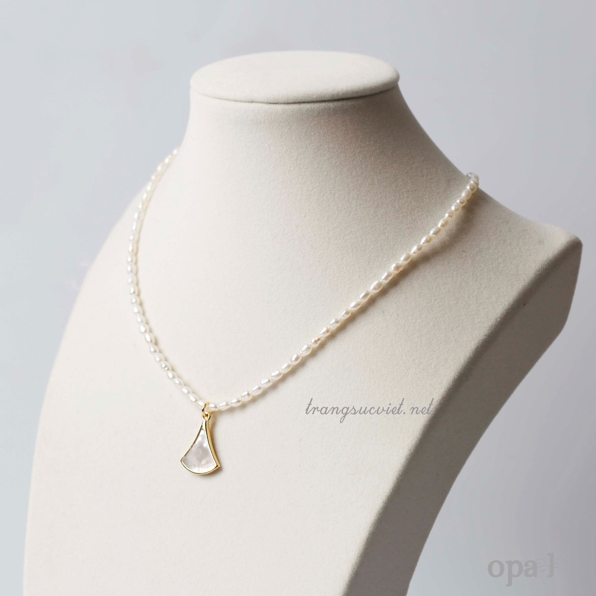 Choker ngọc trai hạt gạo nhí - trẻ trung và sành điệu