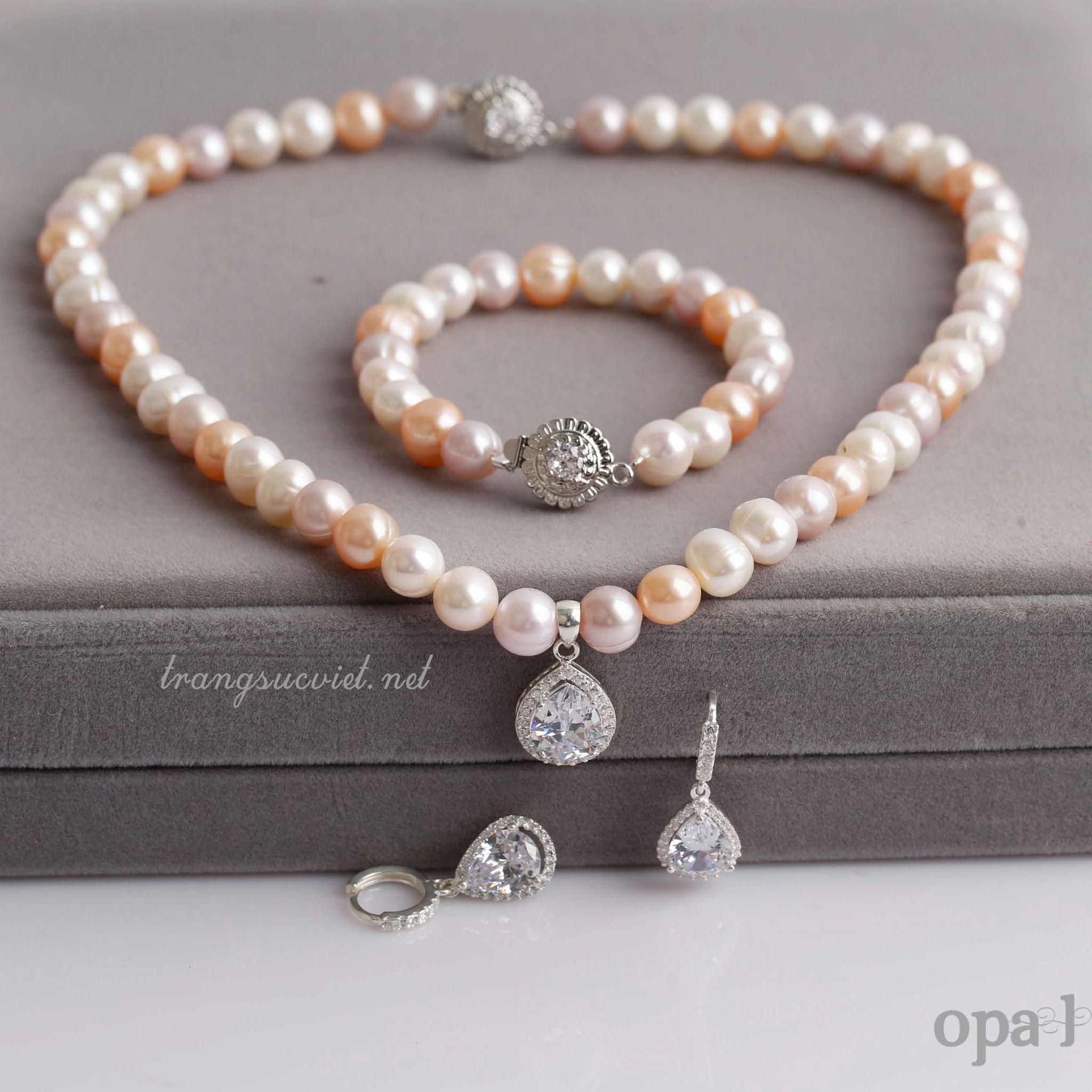 Bộ ngọc trai sắc màu tứ quý- vẻ đẹp dịu dàng