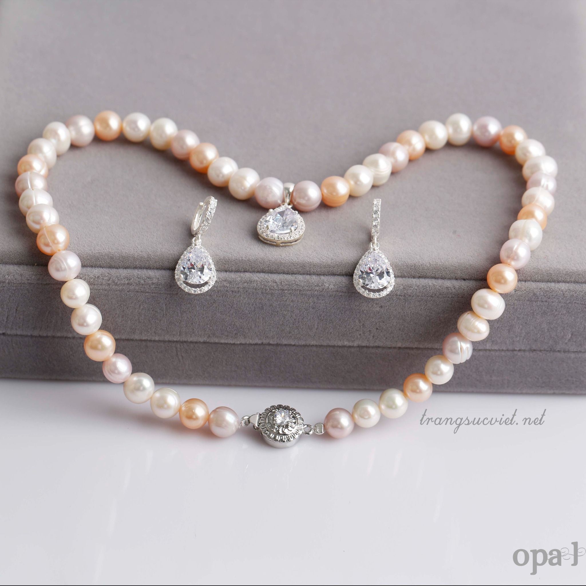 Bộ ngọc trai sắc màu tứ quý- vẻ đẹp dịu dàng