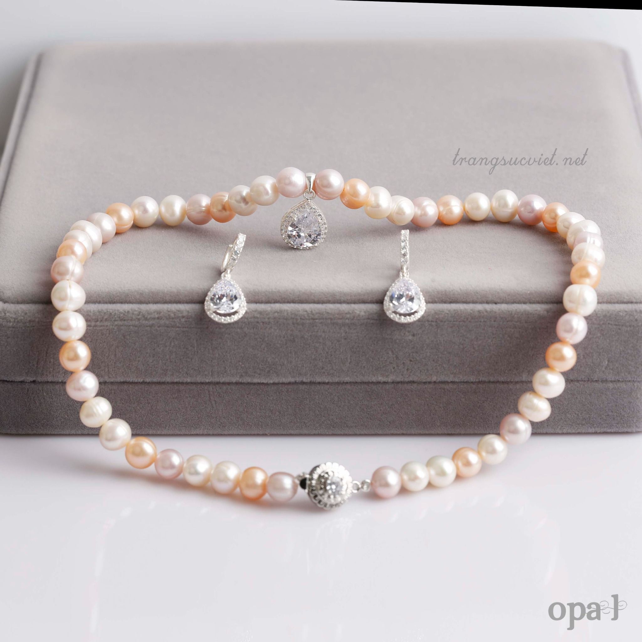 Bộ ngọc trai sắc màu tứ quý- vẻ đẹp dịu dàng