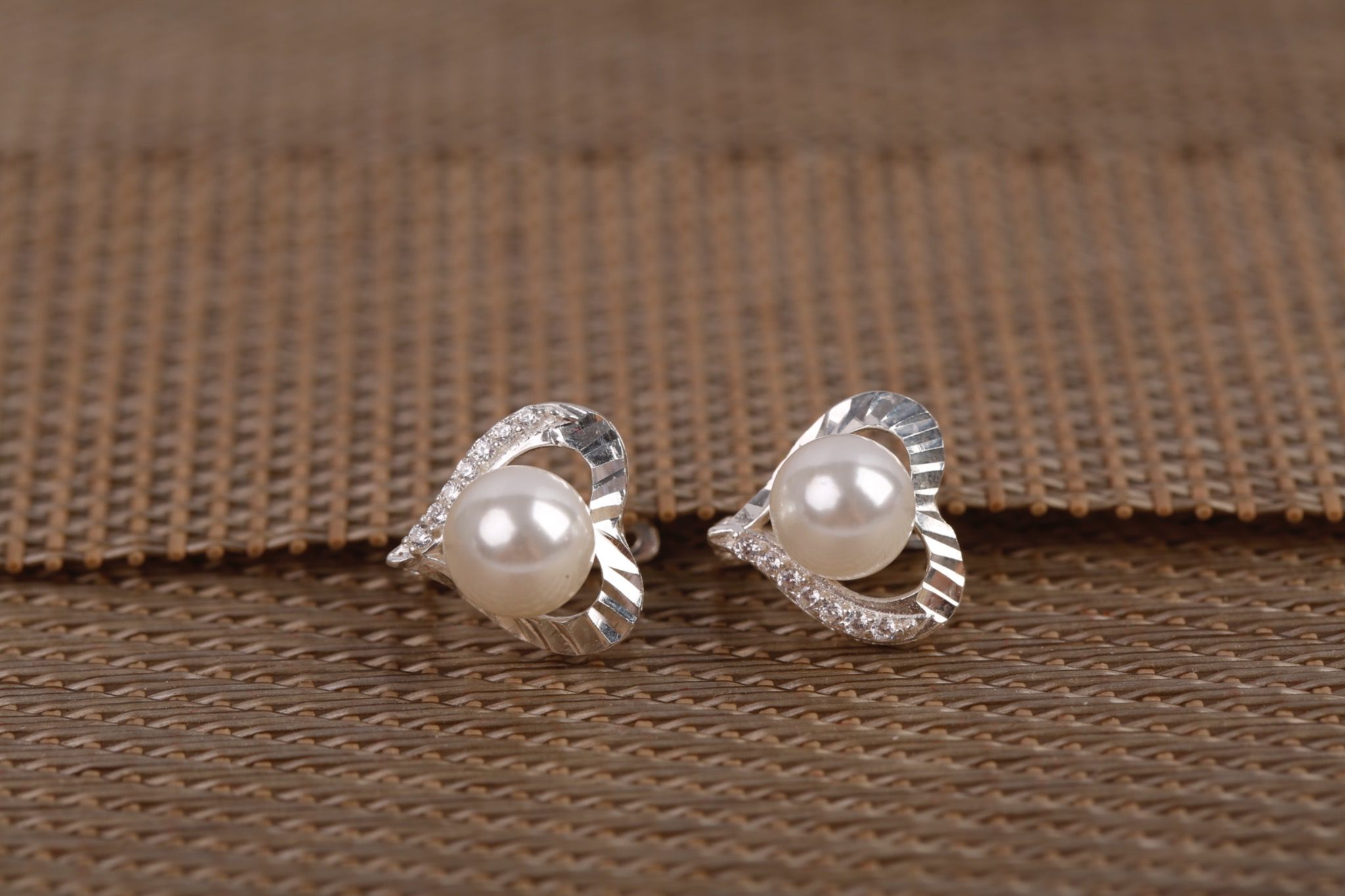 hoa tai ngọc trai thương hệu Opal