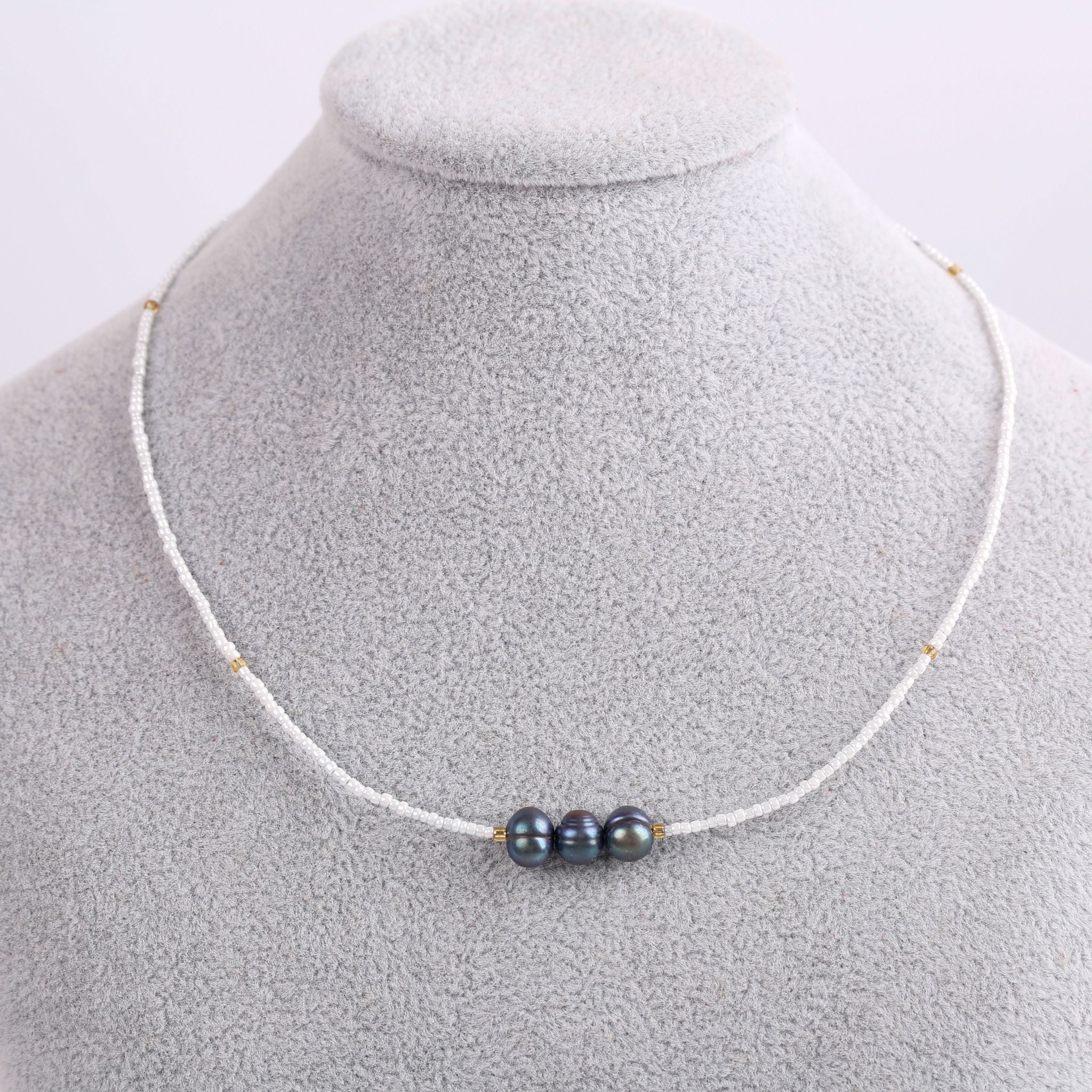 Vòng cổ Choker Ngọc Trai kết hợp cườm đen trắng 2 màu chọn lựa
