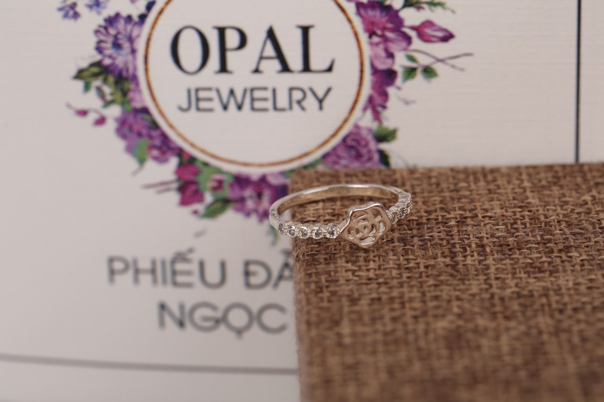 Nhẫn bạc nữ đính đá Ross thương hiệu Opal