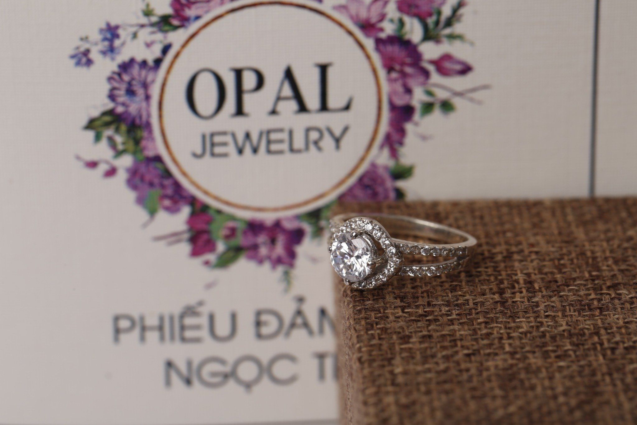 Nhẫn bạc nữ đính đá Ross thương hiệu Opal