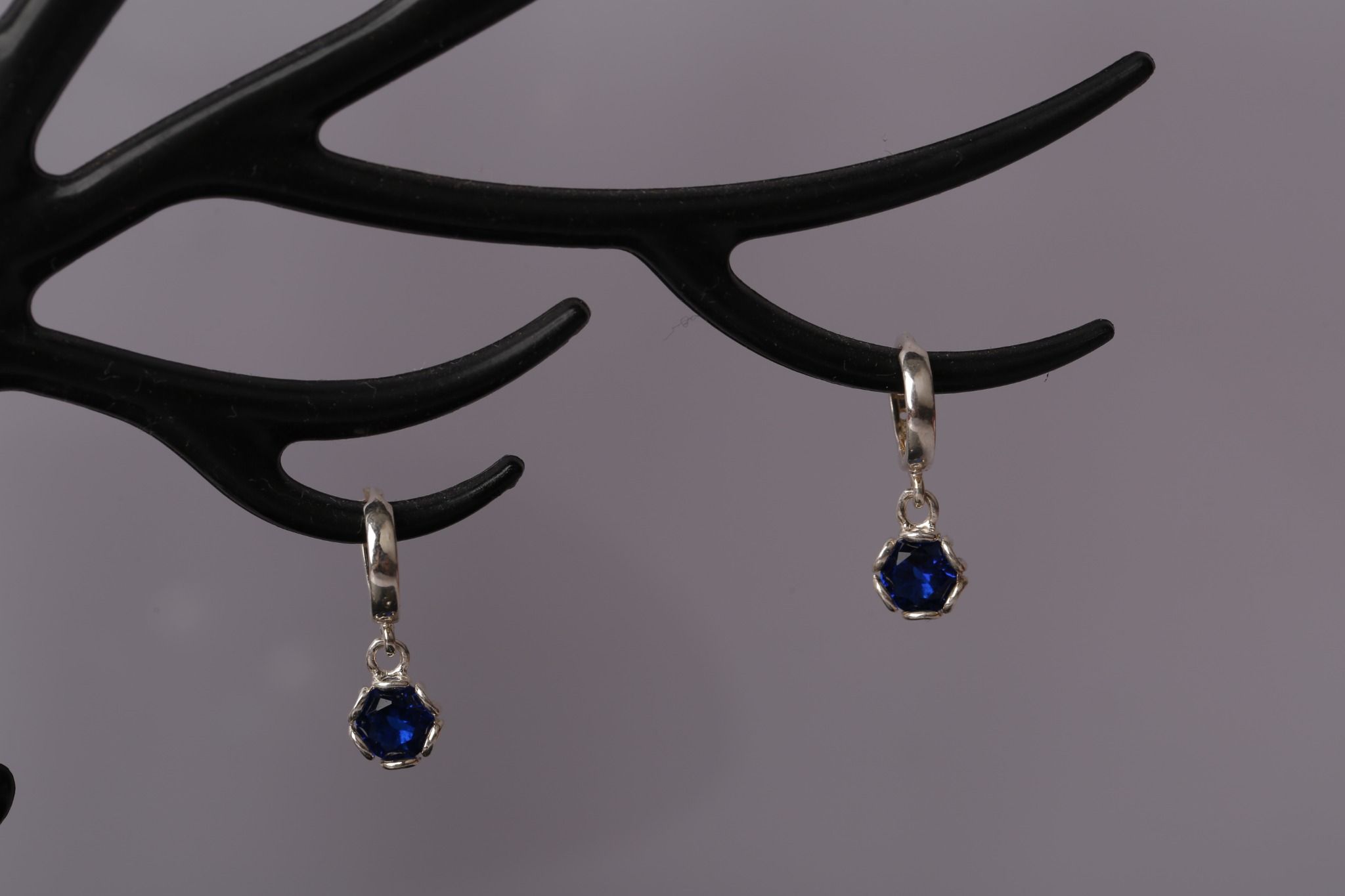 Hoa tai bạc đính đá Ross phong cách trẻ trung Opal