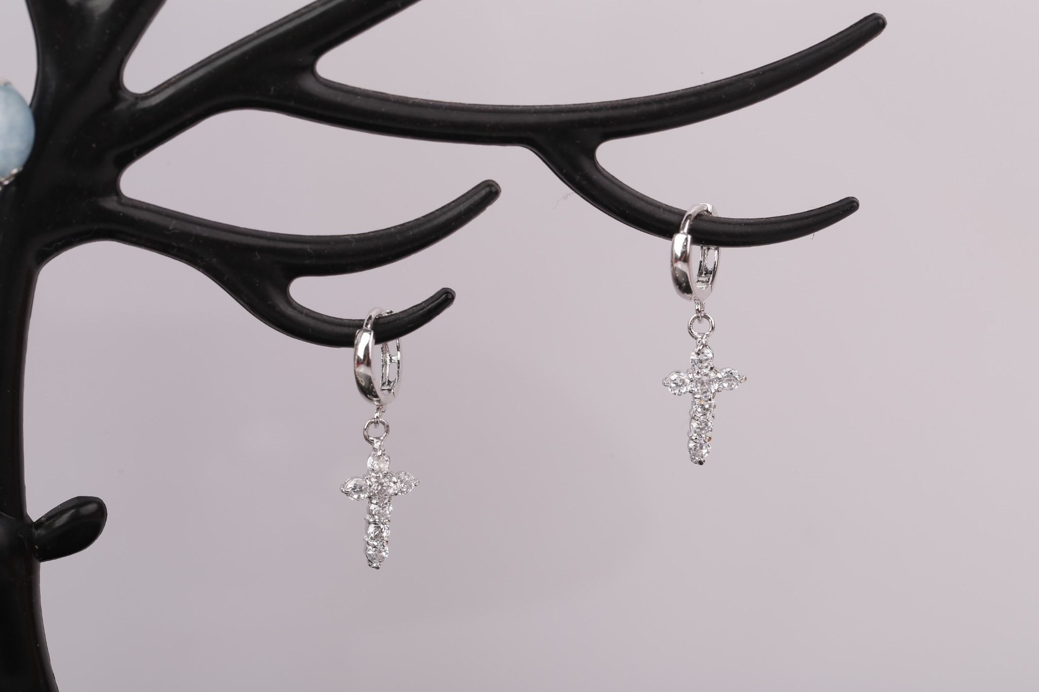 Hoa tai bạc đính đá Ross phong cách trẻ trung Opal