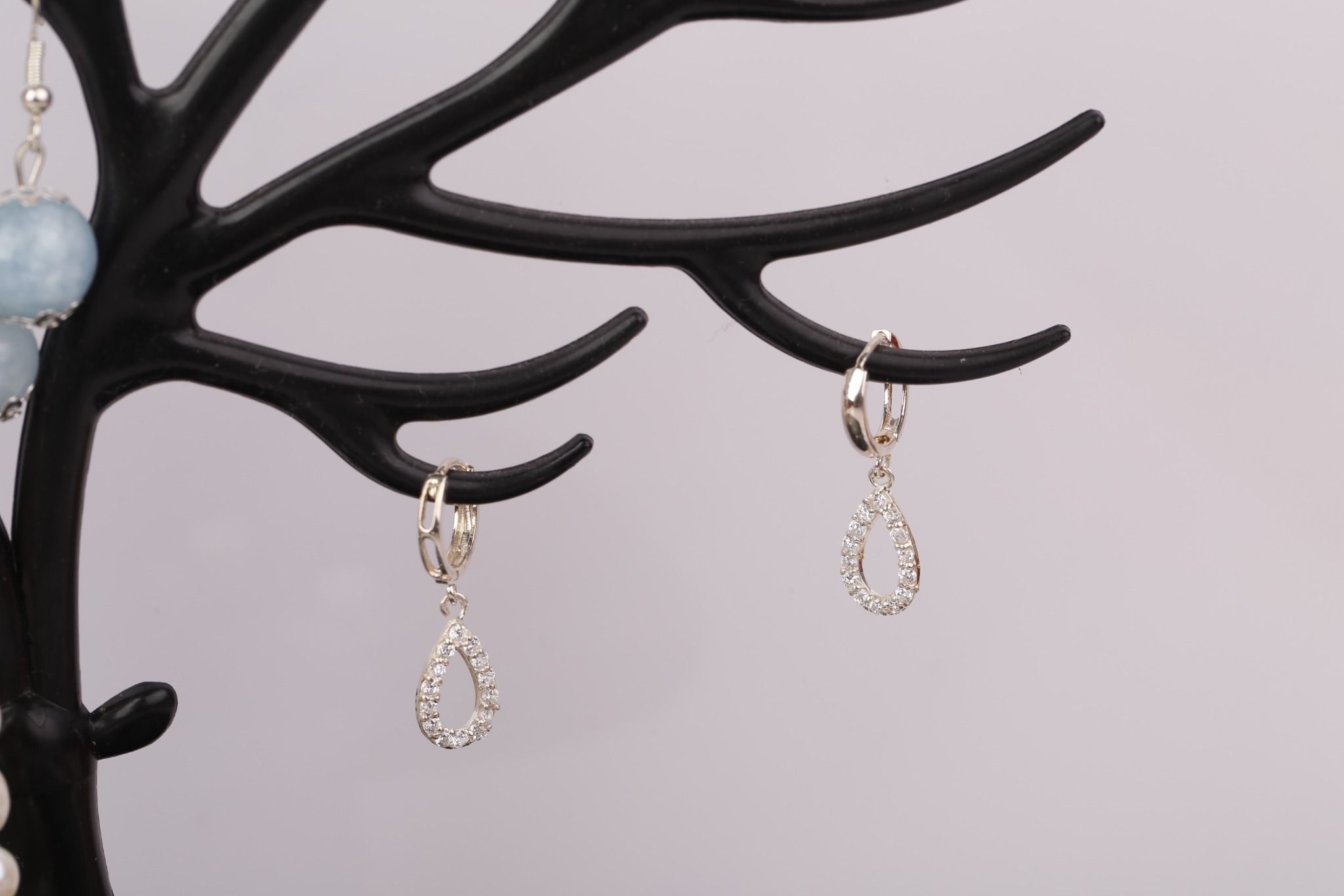 Hoa tai bạc đính đá Ross phong cách trẻ trung Opal