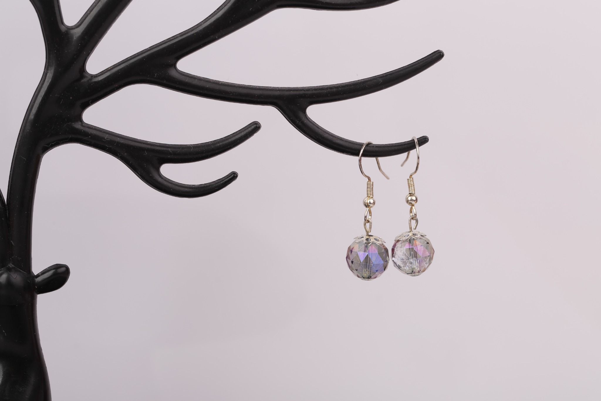 Hoa tai bạc + charm đá phong cách trẻ trung Opal