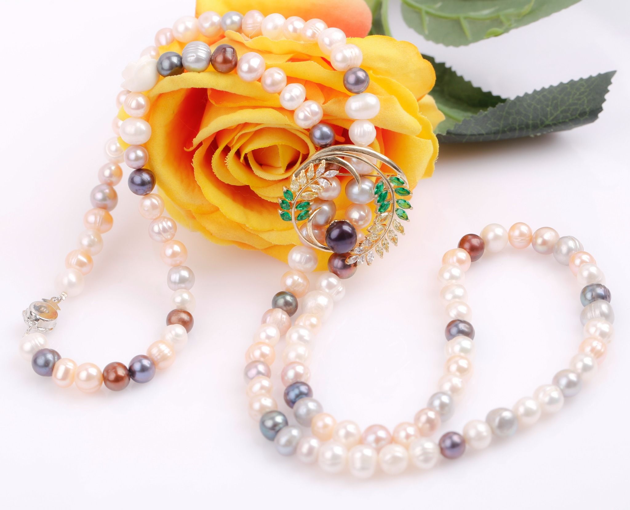 Vòng cổ Ngọc trai đa màu kết hợp Cài áo phong cách mới Opal