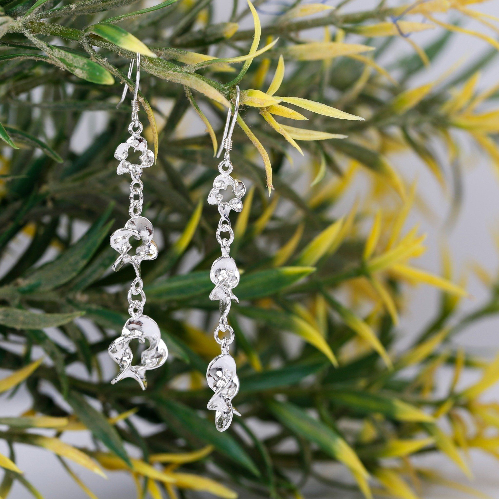 Hoa tai bạc dáng dài phong cách trẻ trung thời thượng Opal
