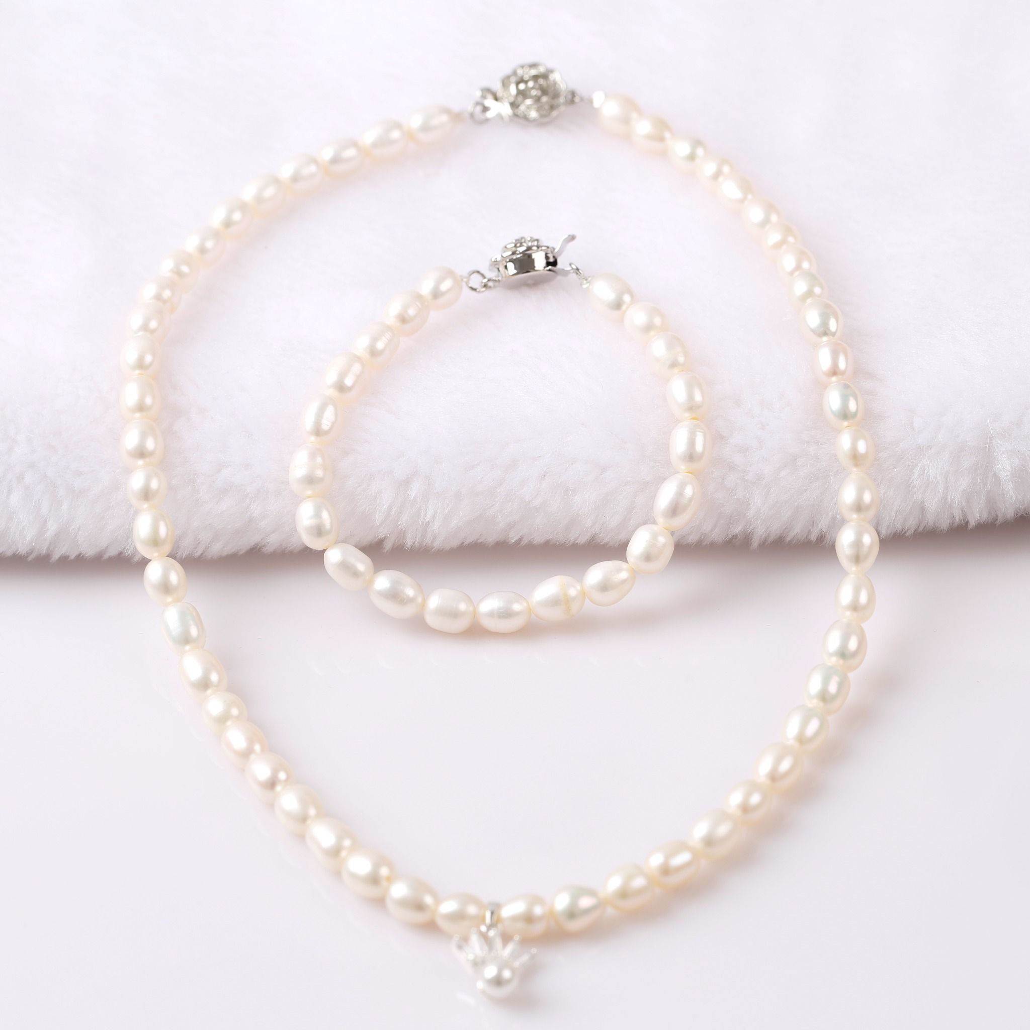 Bộ ngọc trai mang phong cách trẻ trung thương hiệu Opal