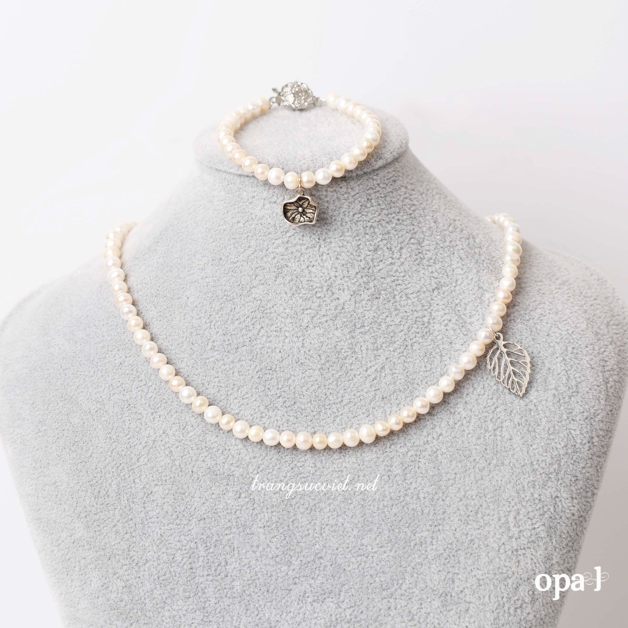 Vòng cổ ngọc trai choker hạt nhí