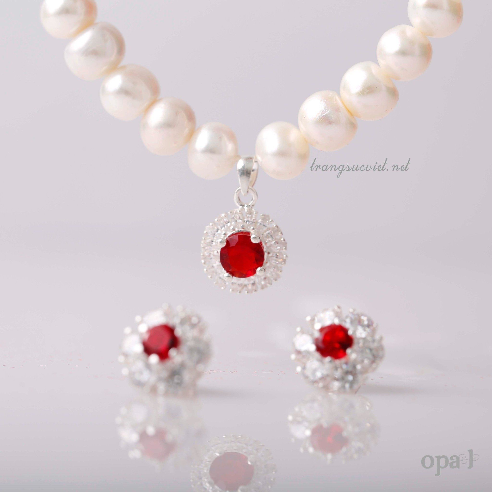 Bộ ngọc trai nước ngọt đính đá đỏ sang trọng thương hiệu Opal