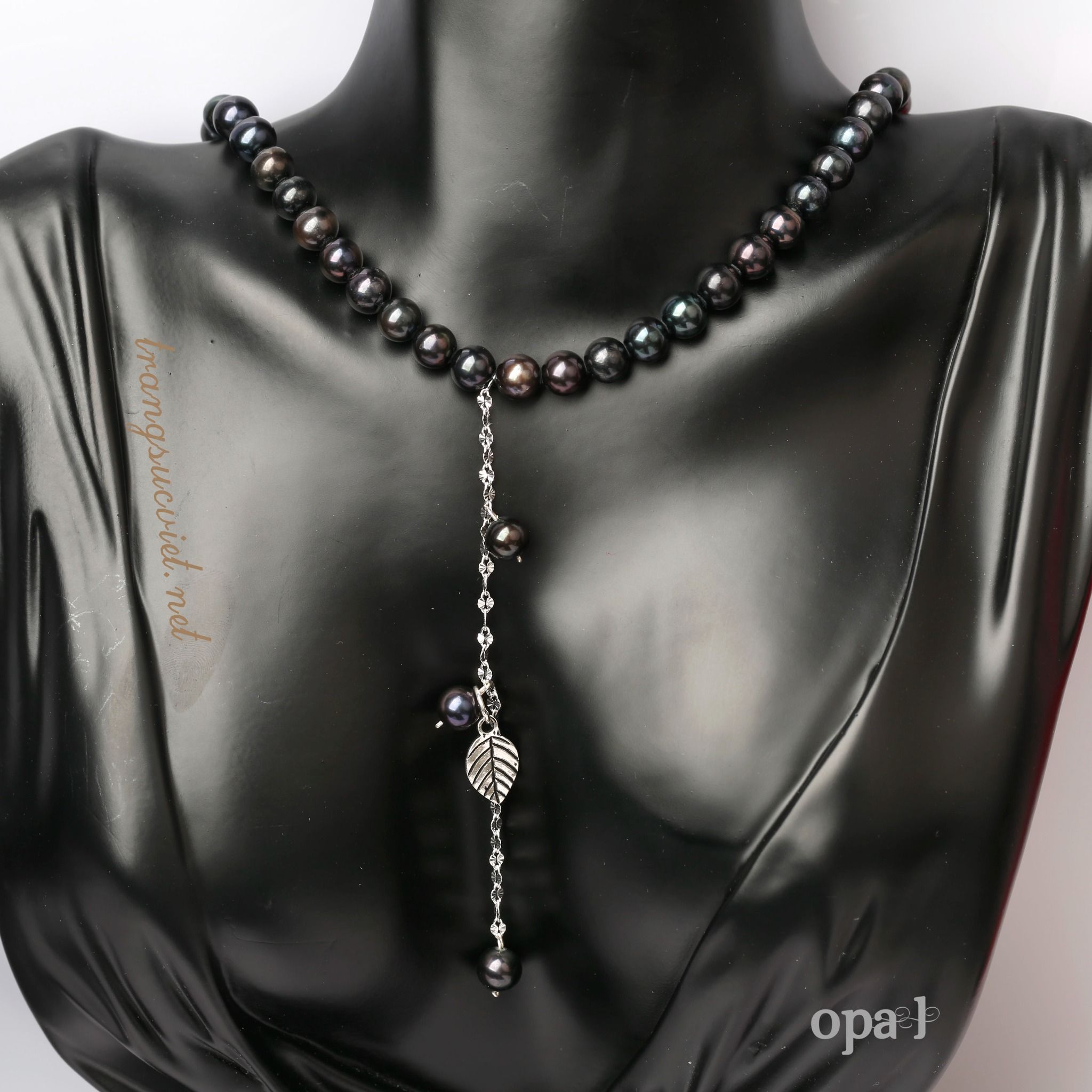 Bộ ngọc trai ánh đen mang phong cách đẳng cấp thiết kế phiên bản giới hạn, thương hiệu Opal.
