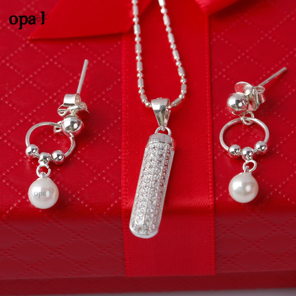 Bộ dây chuyền và hoa tai ngọc trai thương hiệu Opal HT2