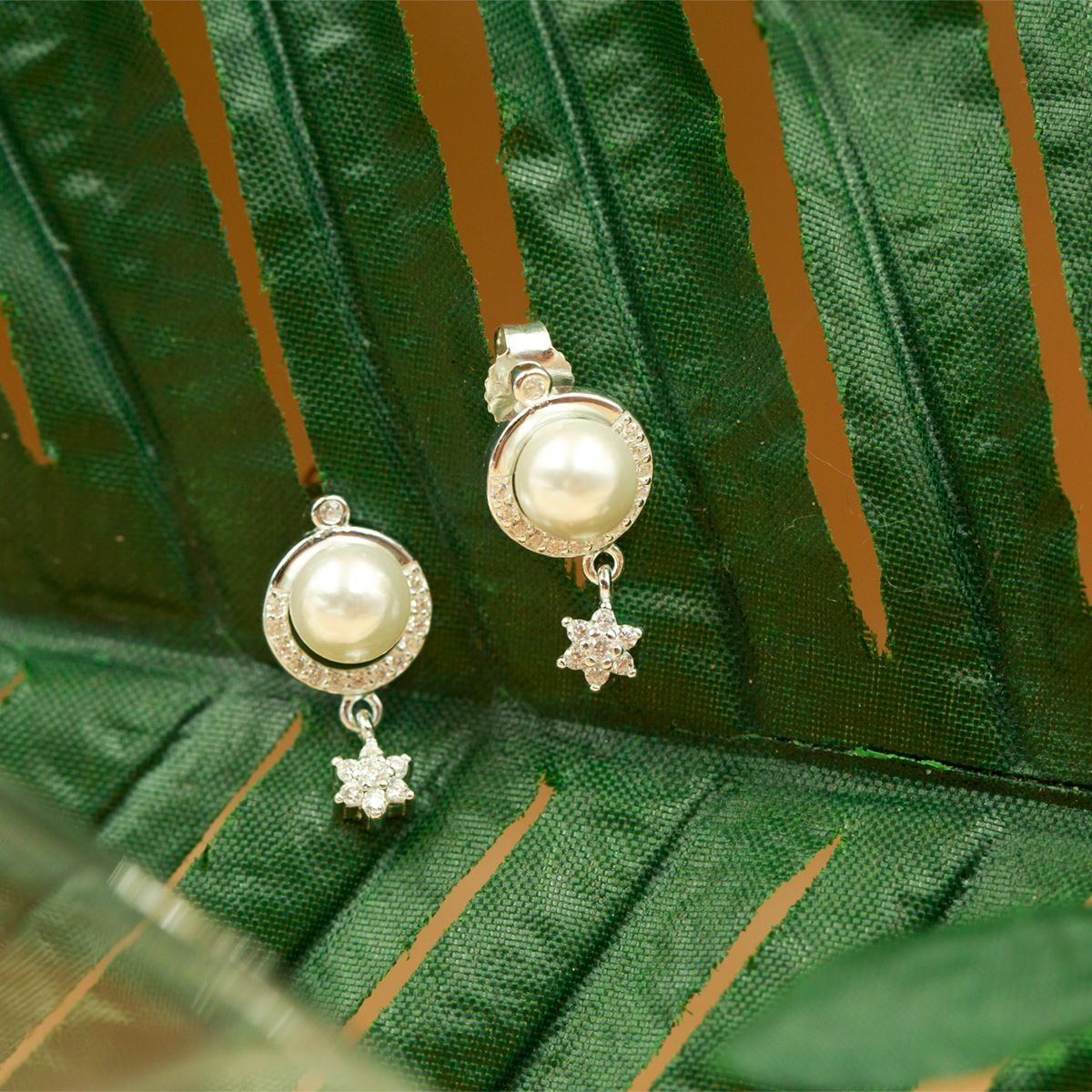 Hoa tai bạc đính ngọc trai OPAL