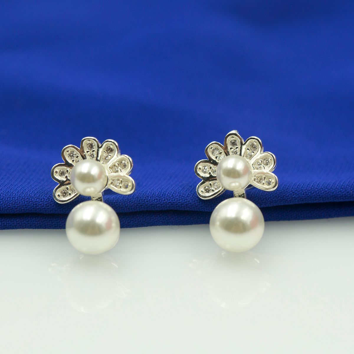 Hoa tai bạc đính Ngọc trai thương hiệu Opal