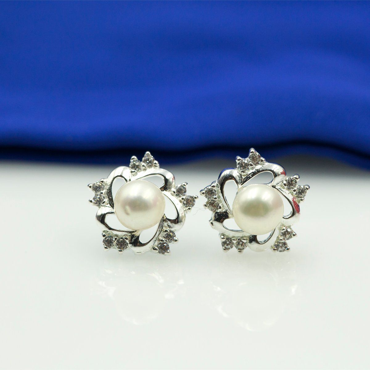 Hoa tai bạc đính Ngọc trai thương hiệu Opal