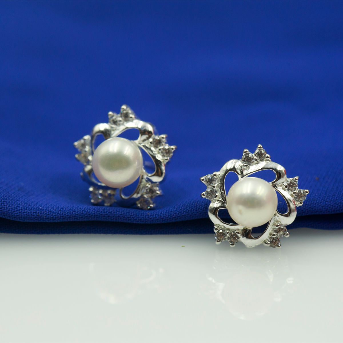 Hoa tai bạc đính Ngọc trai thương hiệu Opal