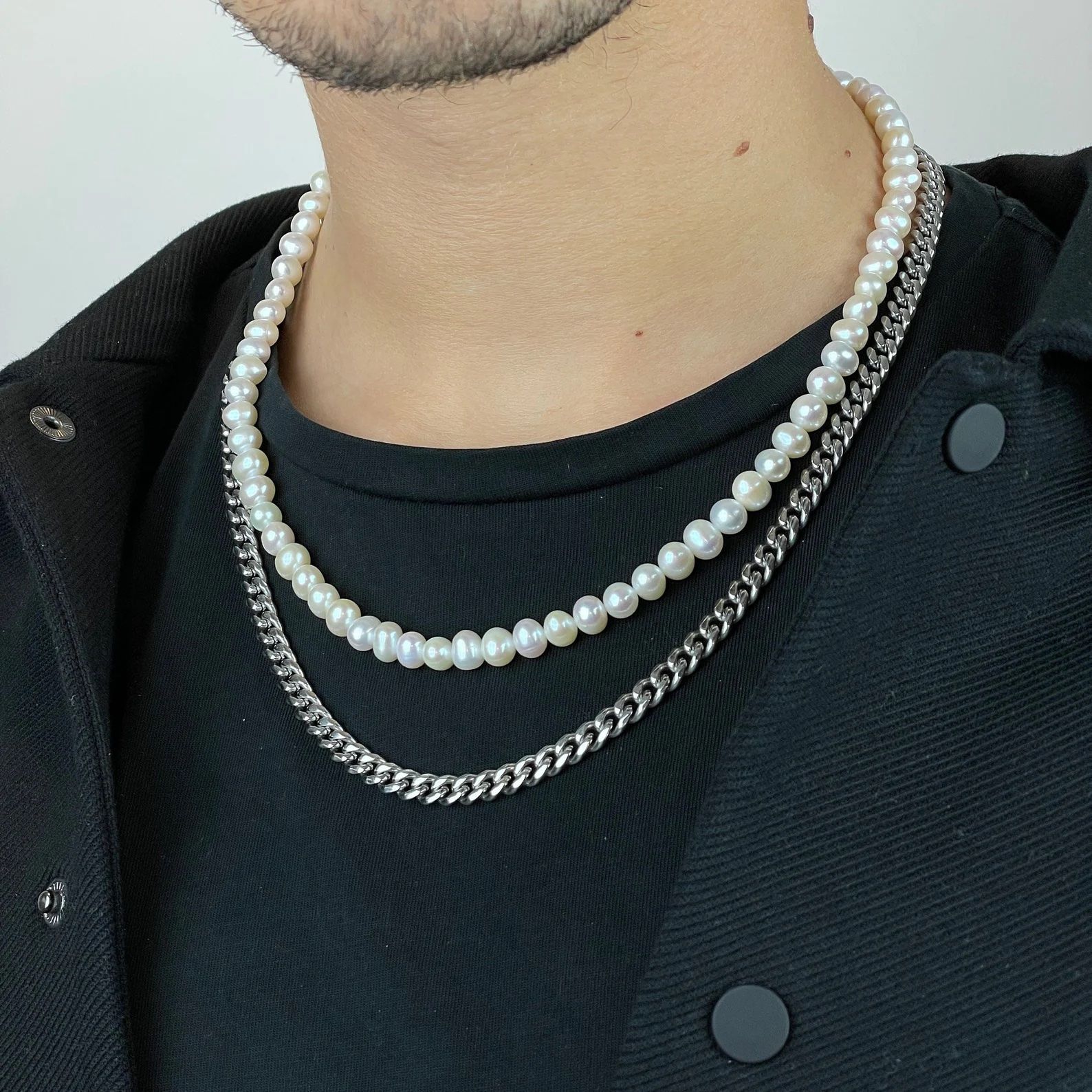 Vòng cổ Ngọc Trai dành cho nam giới phong cách trẻ trung , lịch lãm thương hiệu Opal . Nhập mã MAN100 để được giảm giá 100k cho đơn đặt hàng.