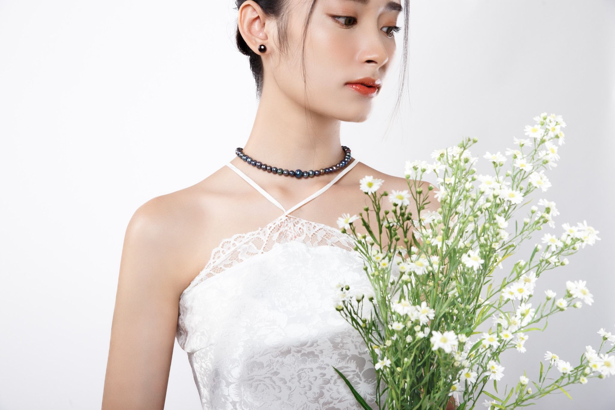 Vòng cổ ngọc trai đen ánh , hạt 8 li , thương hiệu Opal . quà tặng Nhẫn ngọc Trai đen trị giá 550k