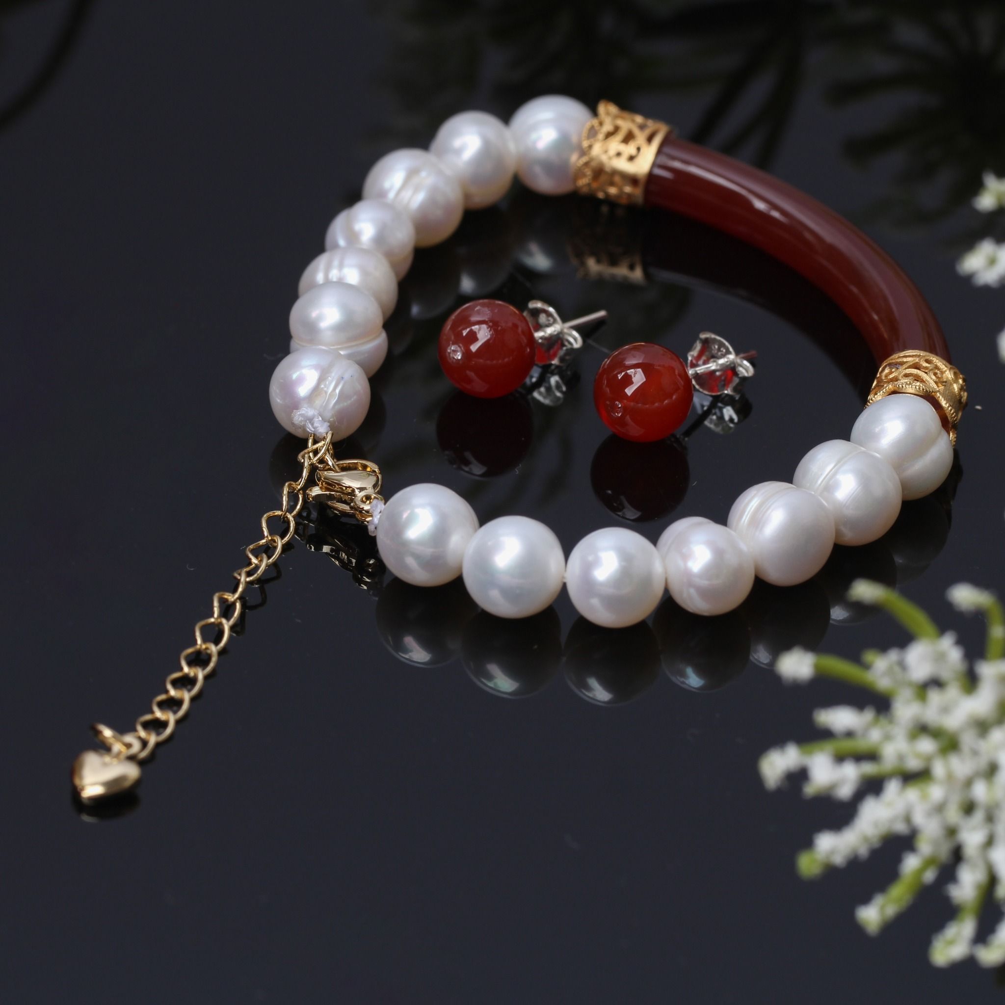 Vòng tay và hoa tai dành tặng Mẹ 2 chọn lựa