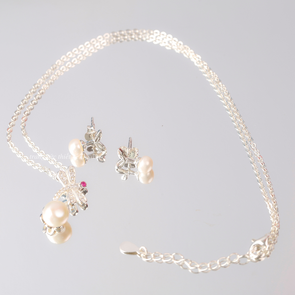 Bộ sản phẩm dây chuyền và hoa tai ngọc trai thương hiệu Opal HT2