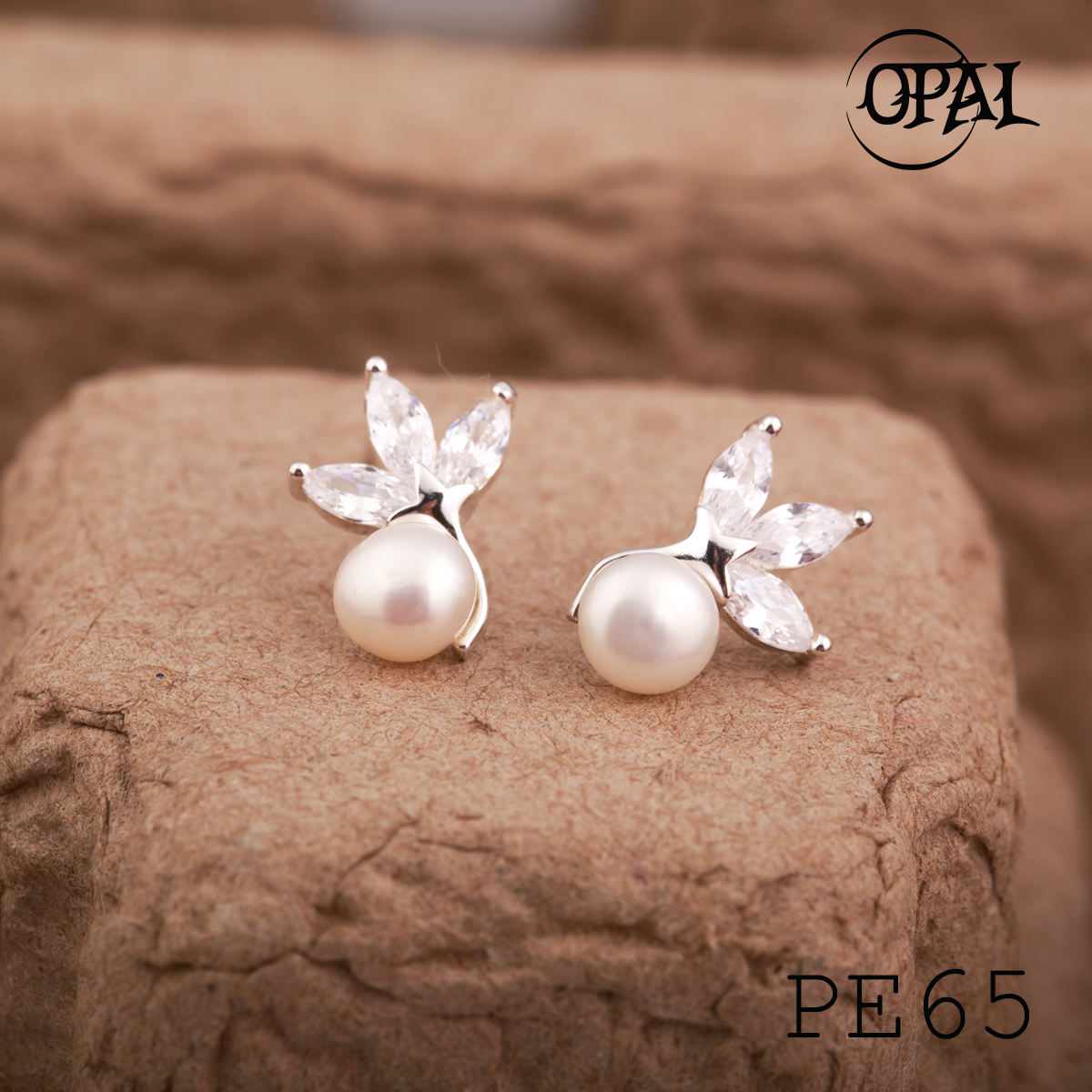 PE65 - Hoa tai bạc đính ngọc trai OPAL