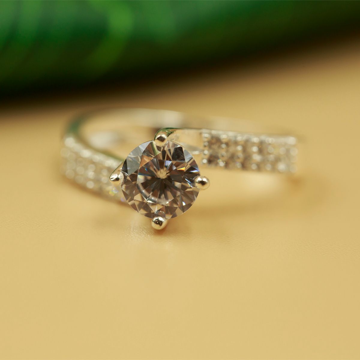 Nhẫn bạc đính đá Ross OPAL