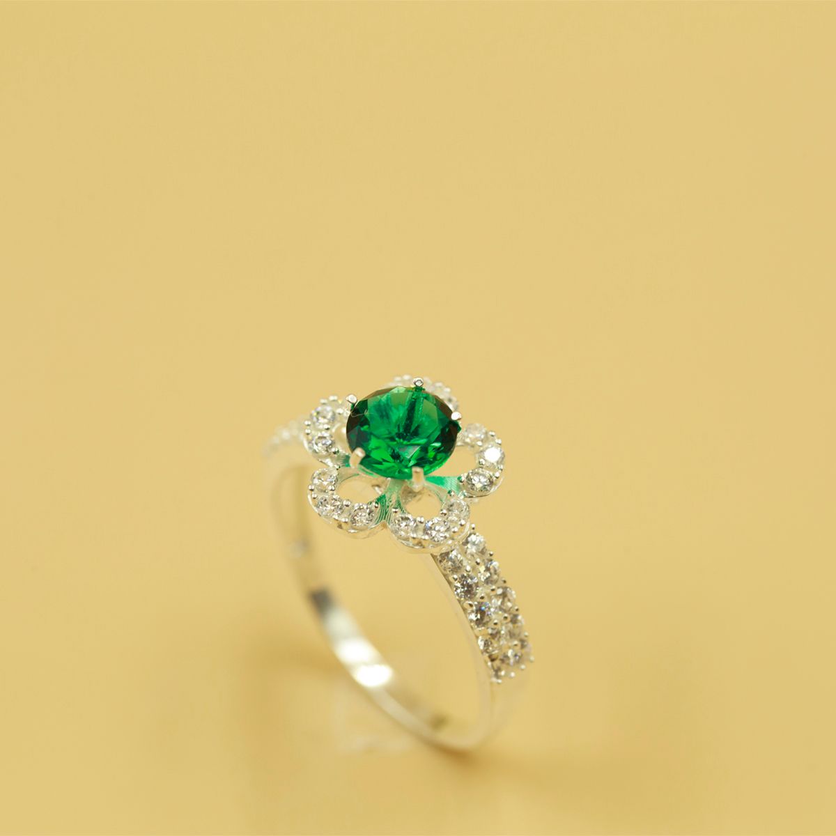 Nhẫn bạc đính đá Ross OPAL