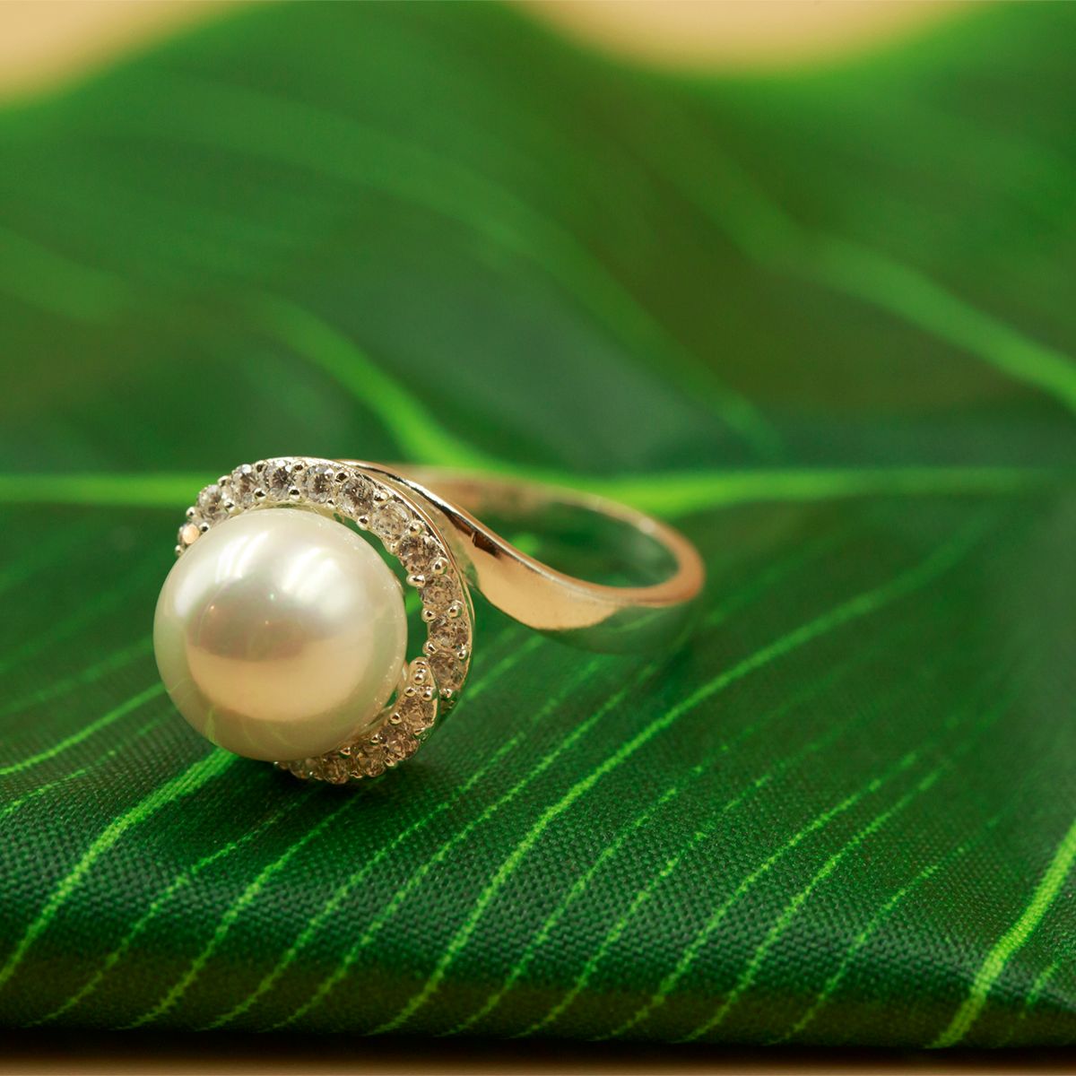 Nhẫn bạc đính ngọc trai OPAL