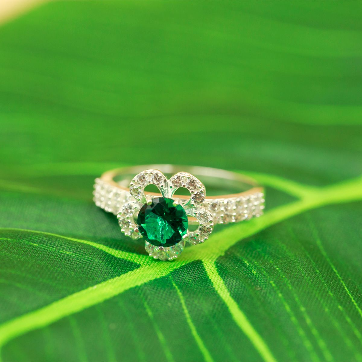 Nhẫn bạc đính đá Ross OPAL