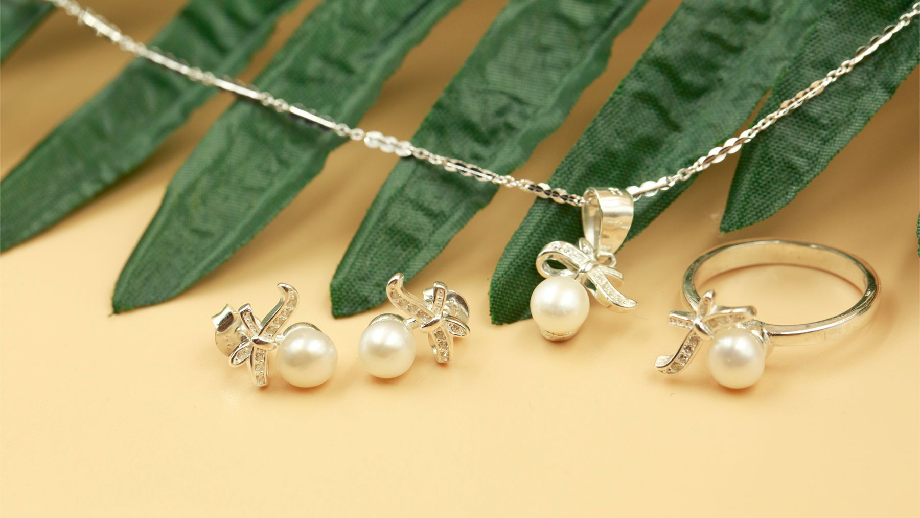 Bộ trang sức bạc đính ngọc trai OPAL