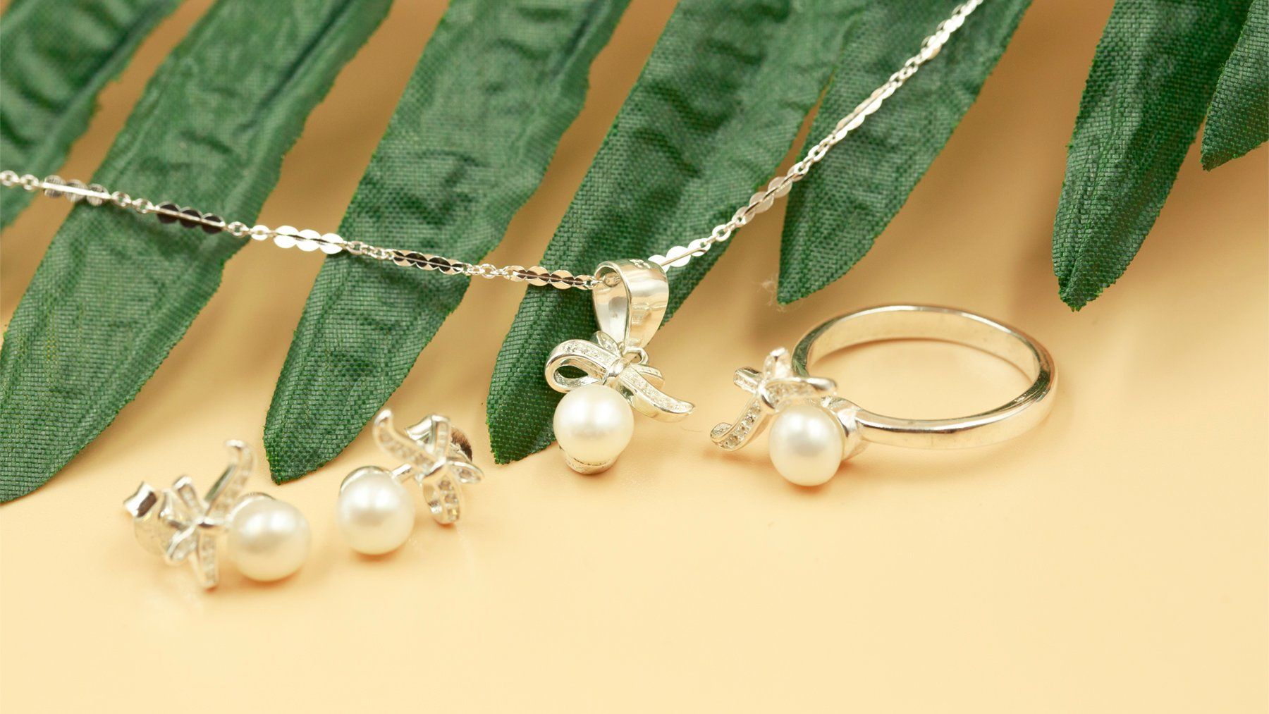 Bộ trang sức bạc đính ngọc trai OPAL