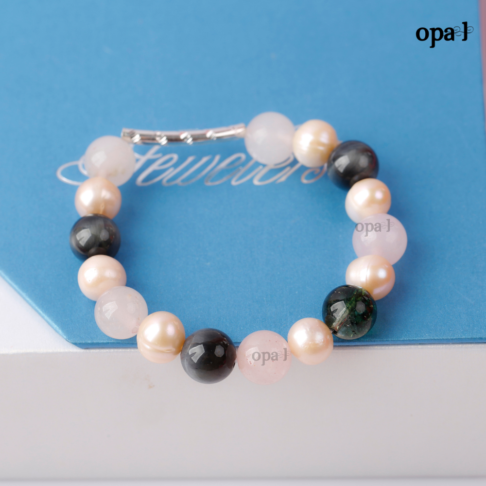 Set vòng tay ngọc trai xen kẻ đá phong thủy và hoa tai nụ thương hiệu Opal HT2