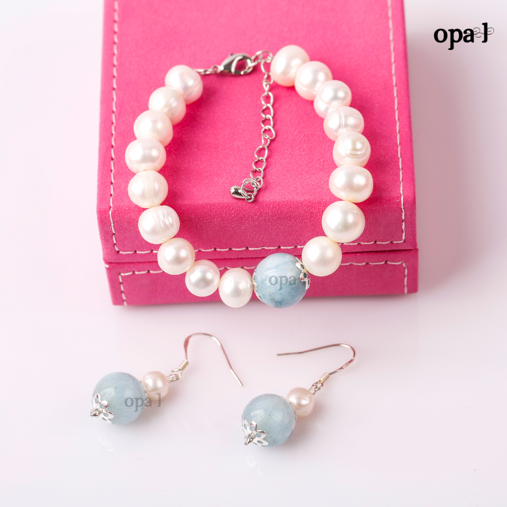 Vòng tay ngọc trai trắng và hoa tai viên đá xanh thương hiệu Opal HT2