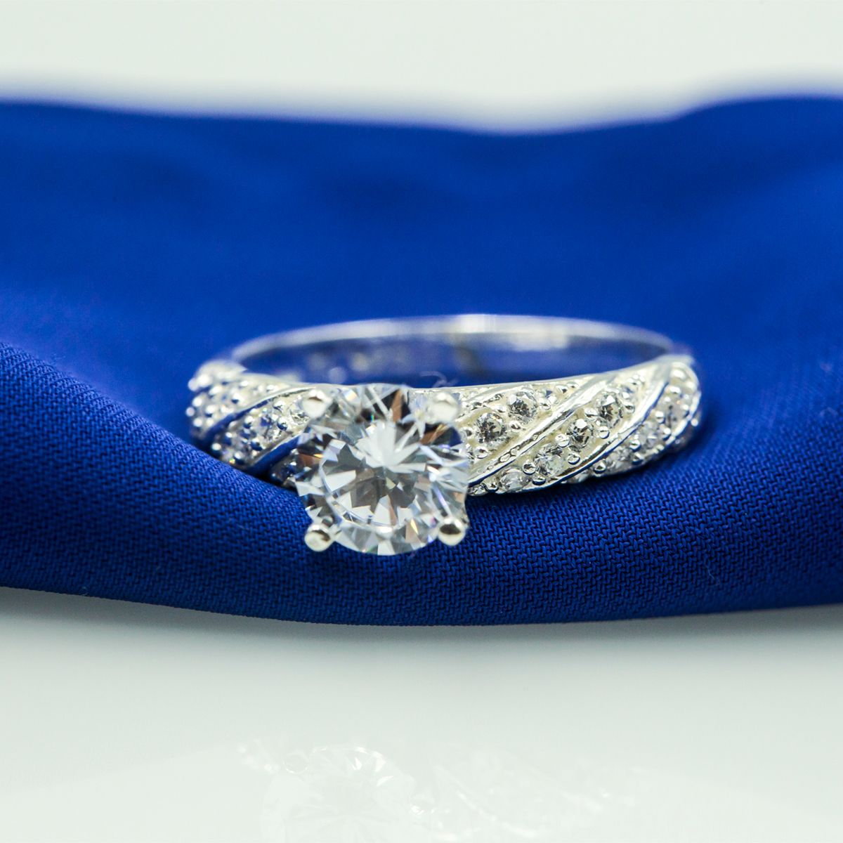 Nhẫn Bạc đính đá Ross thương hiệu Opal