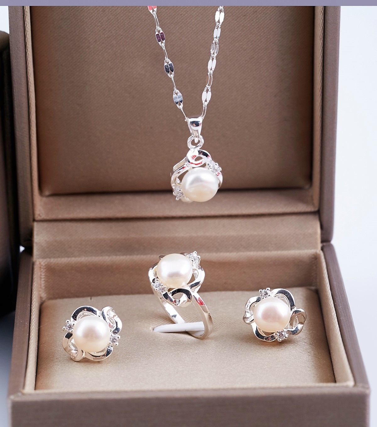 W4-DQ27 - BỘ TRANG SỨC BẠC ĐÍNH NGỌC TRAI OPAL