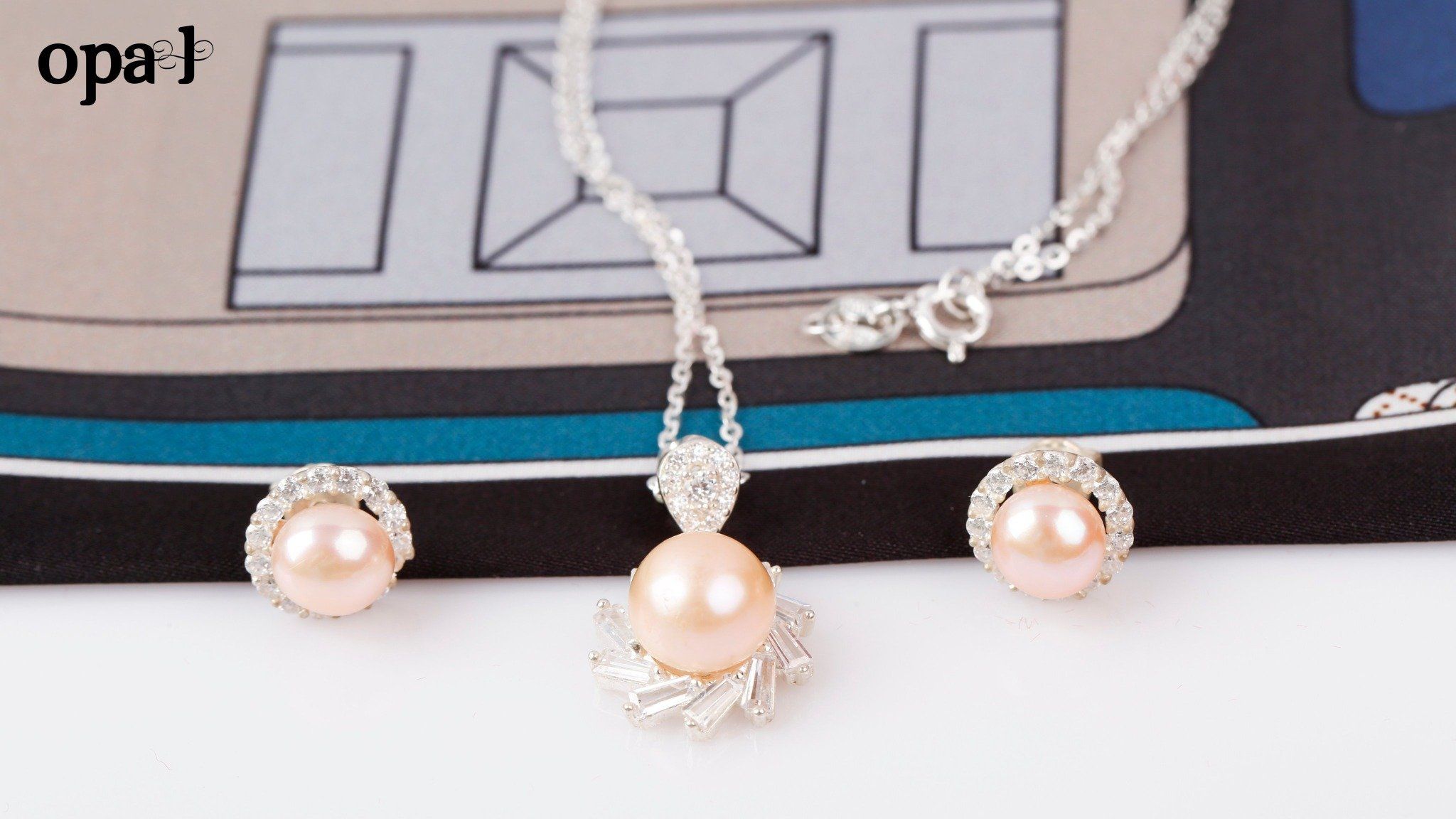 SET DÂY CHUYỀN VÀ HOA TAI NGỌC TRAI THƯƠNG HIỆU OPAL HT2