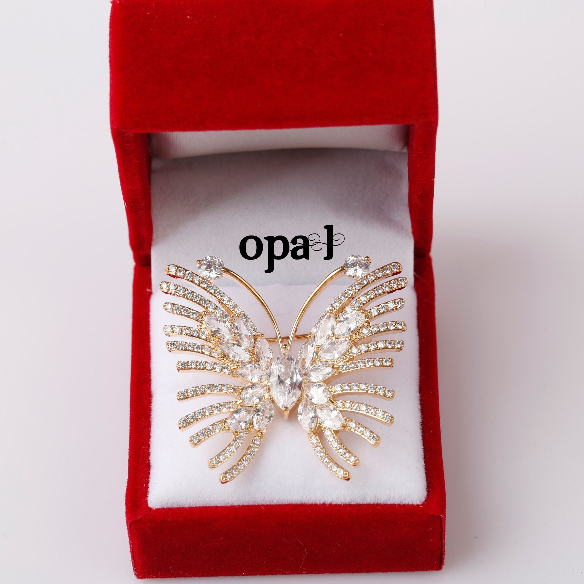 CÀI ÁO CON BƯỚM VÀNG THƯƠNG HIỆU OPAL HT2
