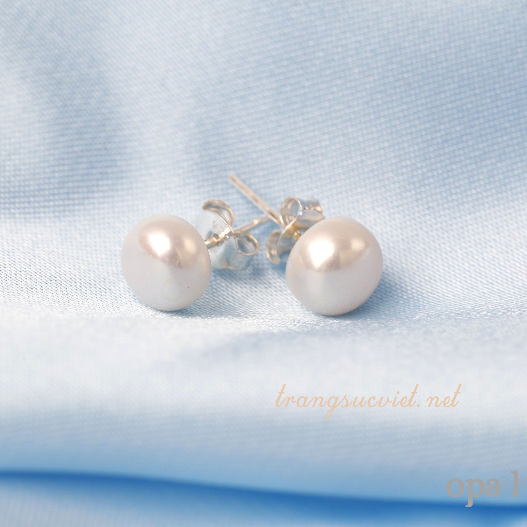 Hoa tai nụ ngọc trai tự nhiên phong cách truyền thống trẻ trung thương hiệu Opal