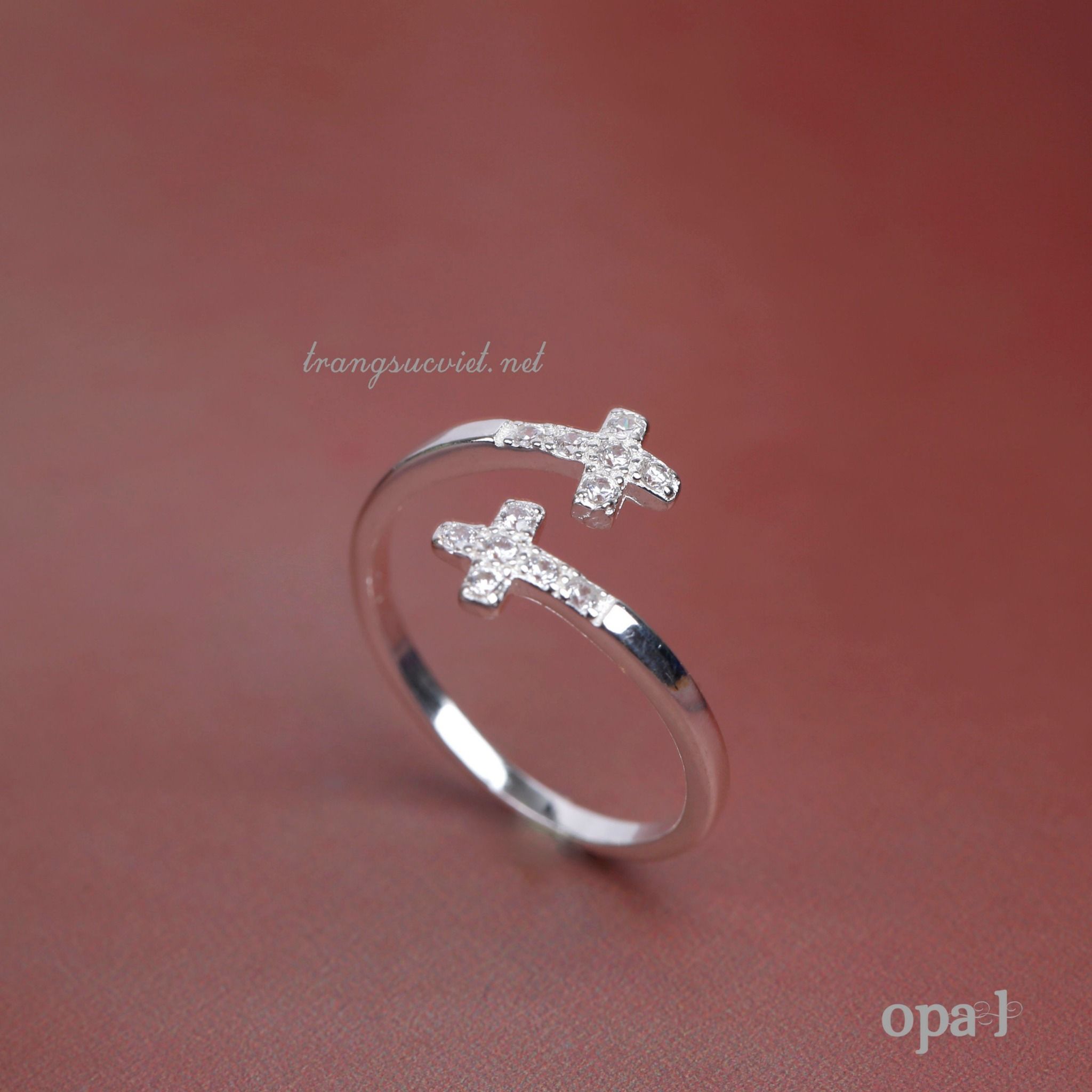 Bộ sưu tập nhẫn bạc phong cách trẻ trung.